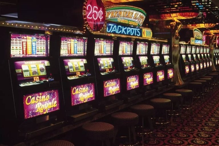 Filipino player checking withdrawal status on 6bet casino mobile browser